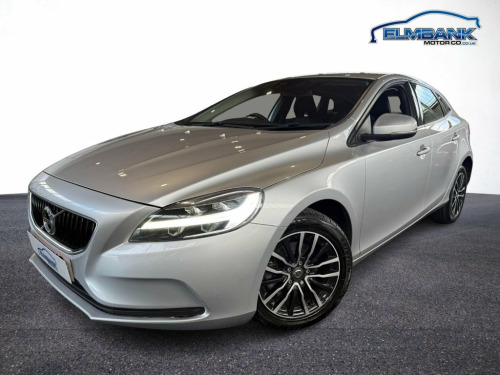 Volvo V40  2.0 D2 Momentum Hatchback 5dr Diesel Manual Euro 6