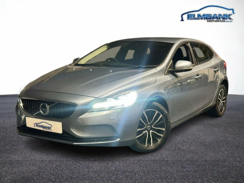 Volvo V40  2.0 T2 GPF Momentum Nav Plus Hatchback 5dr Petrol 