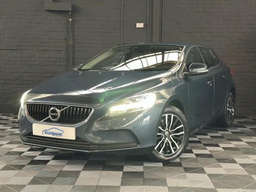 Volvo V40  2.0 T2 GPF Momentum Hatchback 5dr Petrol Manual Eu 