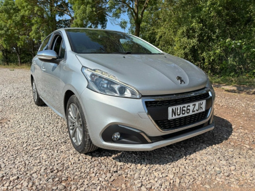 Peugeot 208  1.2 PureTech Allure Hatchback 5dr Petrol EAT Euro 