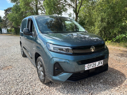 Vauxhall Combo  1.5 Turbo D 2300 Pro Panel Van 5dr Diesel Manual S
