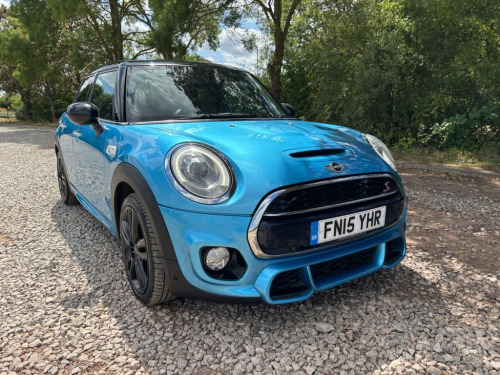 MINI Hatch  2.0 Cooper SD Hatchback 5dr Diesel Auto 6Spd Euro 