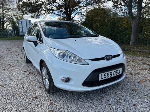 Ford Fiesta  1.25 Zetec Hatchback 5dr Petrol Manual (133 g/km,