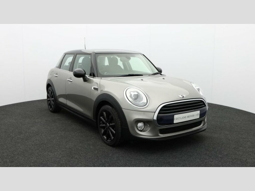 MINI Hatch  1.5 Cooper Hatchback 5dr Petrol Auto Euro 6 (s/s) 