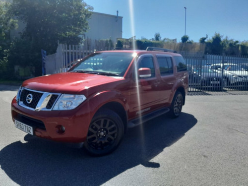 Nissan Pathfinder  2.5 dCi Tekna SUV 5dr Diesel Manual 4WD Euro 5 (19
