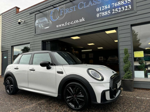 MINI Hatch  1.5 COOPER SPORT 5d 134 BHP JUST SRVD - JCE PACK -