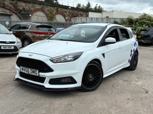 Ford Focus  2.0T EcoBoost ST-2 Hatchback 5dr Petrol Manual Eur