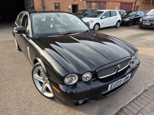 Jaguar XJ  2.7 TD Sovereign Saloon 4dr Diesel Automatic (214 