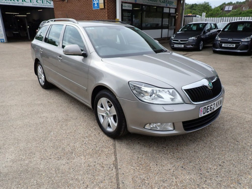 Skoda Octavia  1.4 TSI Elegance Estate 5dr Petrol DSG Euro 5 (122