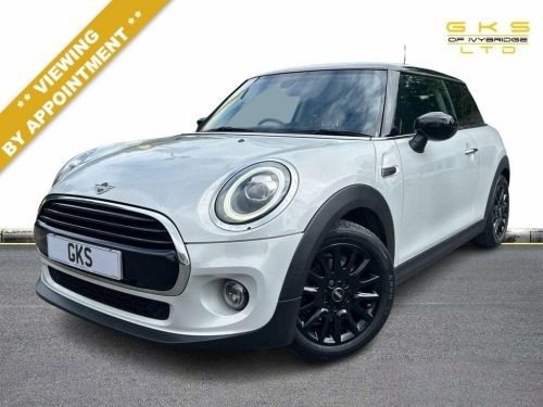MINI Hatch  1.5 Cooper Classic Hatchback 3dr Petrol Manual Eur