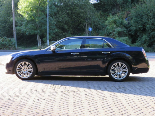 Chrysler 300C  3.0 CRD EXECUTIVE 4d 236 BHP ++++DRIVE AWAY TODAY 