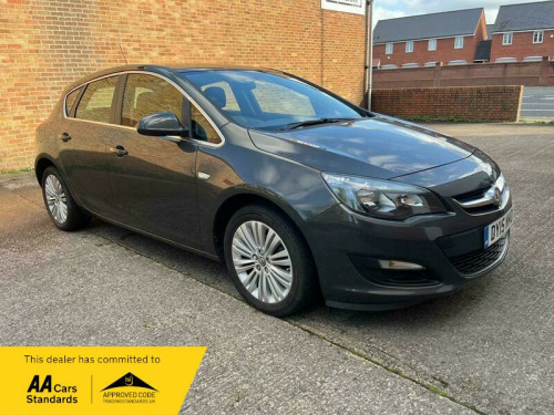 Vauxhall Astra  1.6i Excite Hatchback 5dr Petrol Manual Euro 6 (115 ps)