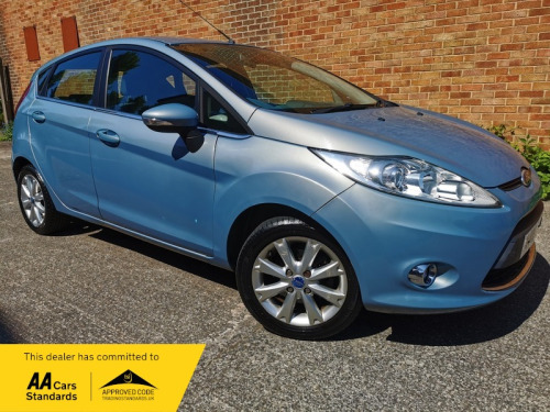 Ford Fiesta  1.25 Zetec Hatchback 5dr Petrol Manual (133 g/km, 81 bhp)