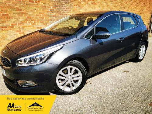 Kia ceed  1.4 2 Hatchback 5dr Petrol Manual Euro 5 (98 bhp)