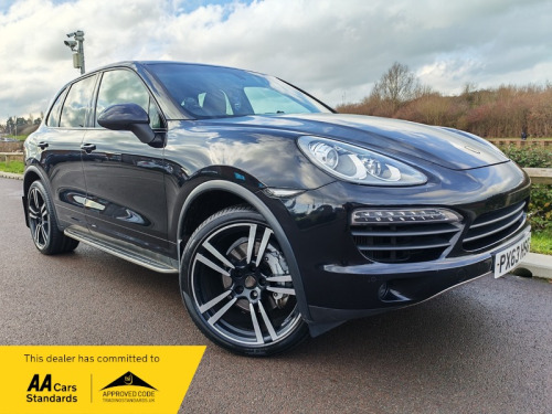 Porsche Cayenne  4.2 TD V8 S SUV 5dr Diesel TiptronicS 4WD Euro 5 (s/s) (382 ps) 