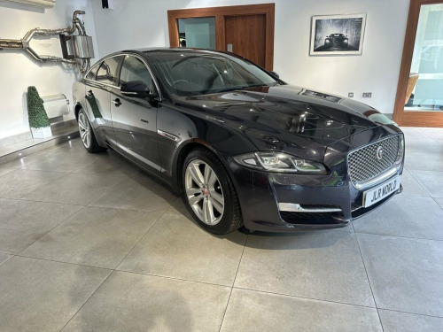 Jaguar XJ Luxury V6 D Auto