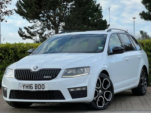 Skoda Octavia  2.0 TDI vRS Estate 5dr Diesel DSG 4WD Euro 6 (s/s)