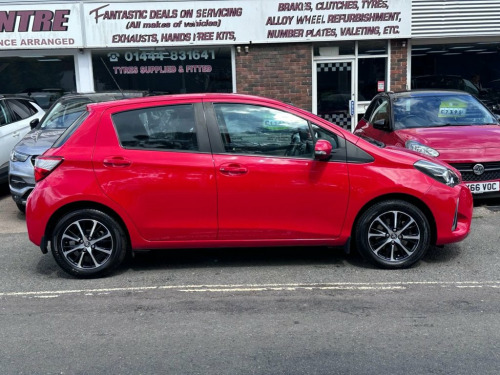 Toyota Yaris  1.5 VVT-i Icon Tech Hatchback 5dr Petrol Manual Eu