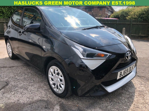 Toyota AYGO  1.0 VVT-i x-play Hatchback 5dr Petrol Manual Euro 