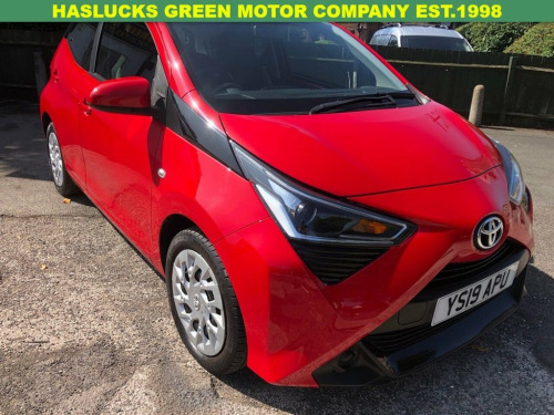 Toyota AYGO  1.0 VVT-i x-play Hatchback 5dr Petrol Manual Euro 
