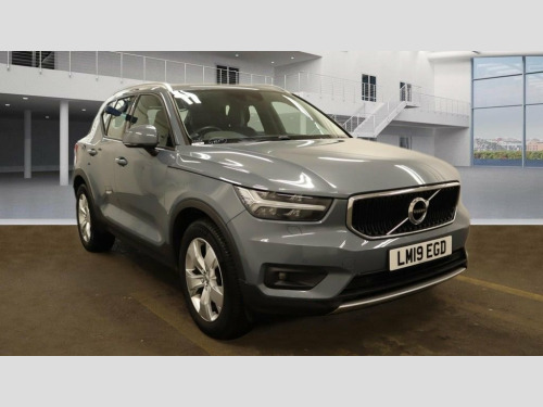 Volvo XC40  2.0 T4 MOMENTUM PRO AWD 5d 188 BHP | Extended Warr