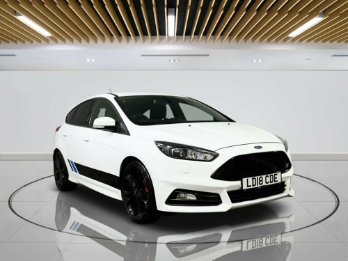 Ford Focus  2.0 ST-3 5d 247 BHP | Extended Warranties| AA Cove