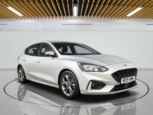 Ford Focus  1.0 ST-LINE 5d 124 BHP | Extended Warranties| AA C