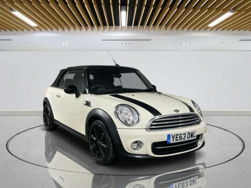 MINI Convertible  1.6000000000000001 1.6 Cooper Convertible 2dr Petr