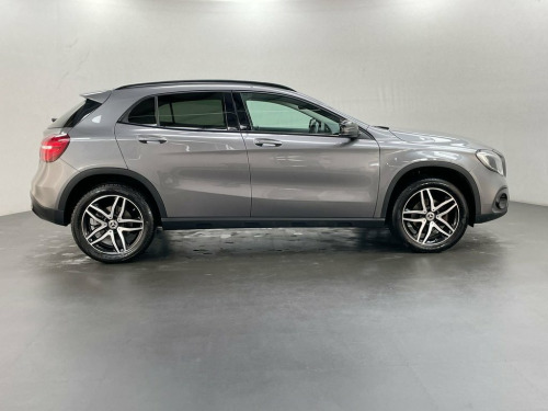 Mercedes-Benz GLA-Class GLA180 1.6 GLA180 GPF Urban Edition SUV 5dr Petrol 7G-DCT