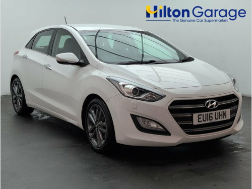 Hyundai i30  1.6 CRDi Blue Drive Premium Hatchback 5dr Diesel M