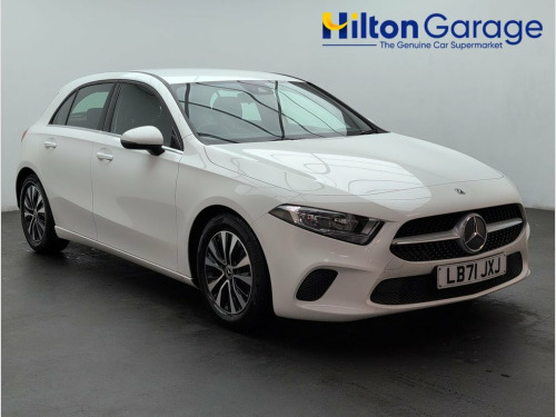 Mercedes-Benz A-Class A180 1.3 A180 SE Hatchback 5dr Petrol Manual Euro 6 (s/