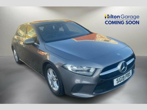 Mercedes-Benz A-Class A180 1.3 A180 SE Hatchback 5dr Petrol Manual Euro 6 (s/ 