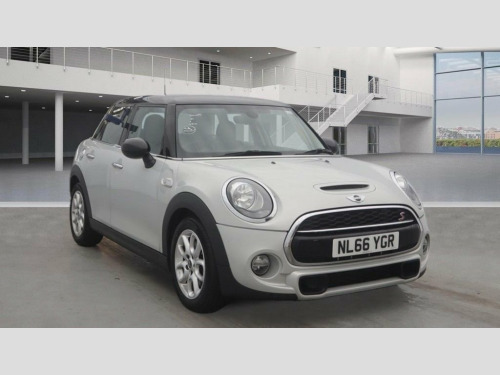 MINI Hatch  2.0 Cooper SD Hatchback 5dr Diesel Manual Euro 6 (