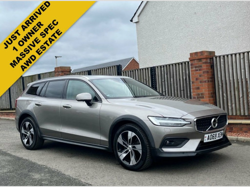 Volvo V60  2.0 T5 Plus Estate 5dr Petrol Auto AWD Euro 6 (s/s