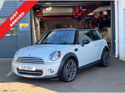 MINI Hatch  1.6 Cooper Soho Hatchback 3dr Petrol Manual (s/s) 