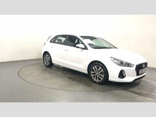 Hyundai i30  1.6 CRDI SE 5d 109 BHP Parking Sensors - Cruise Co