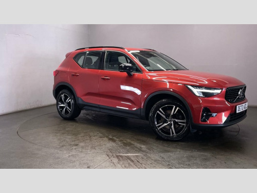 Volvo XC40  2.0 B3 MHEV Plus SUV 5dr Petrol Hybrid DCT Auto Eu