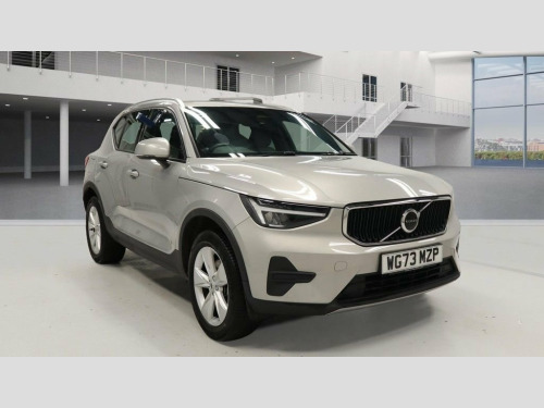 Volvo XC40  2.0 B3 MHEV Core SUV 5dr Petrol Hybrid DCT Auto Eu 