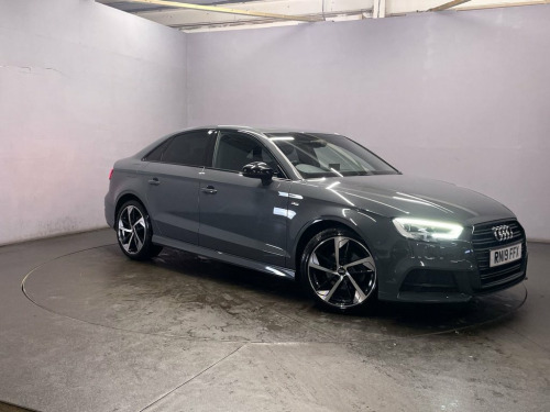 Audi A3  1.6 TDI 30 Black Edition Saloon 4dr Diesel S Troni 