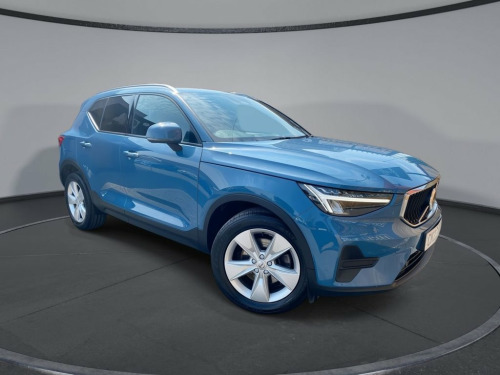 Volvo XC40  2.0 B3 MHEV Core SUV 5dr Petrol Hybrid DCT Auto Eu