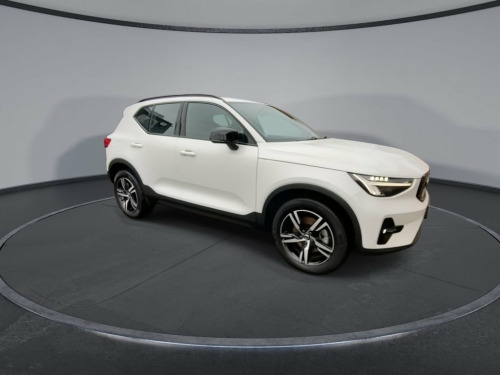 Volvo XC40  2.0 B3 MHEV Plus SUV 5dr Petrol Hybrid DCT Auto Eu