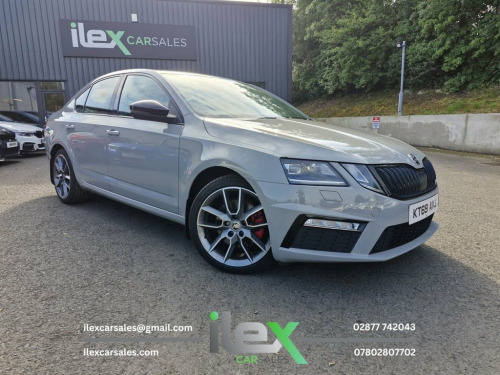 Skoda Octavia  2.0 TDI vRS Hatchback 5dr Diesel DSG 7Spd 4WD Euro