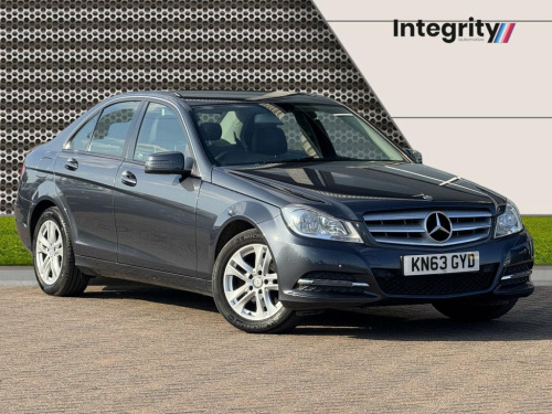 Mercedes-Benz C-Class C200 2.1 C200 CDI Executive SE Saloon 4dr Diesel G-Tron