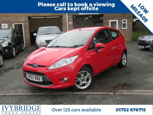 Ford Fiesta  1.25 Zetec Hatchback 3dr Petrol Manual (129 g/km, 