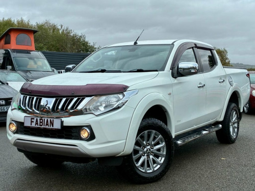 Mitsubishi L200  2.4 DI-D DC Titan Pickup Double Cab 4dr Diesel Man