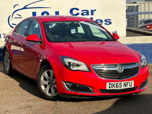 Vauxhall Insignia  2.0 CDTi ecoFLEX Tech Line Hatchback 5dr Diesel Ma