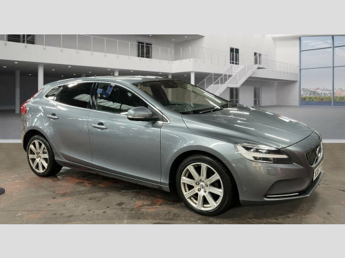 Volvo V40  2.0 D2 Inscription Hatchback 5dr Diesel Manual Eur 