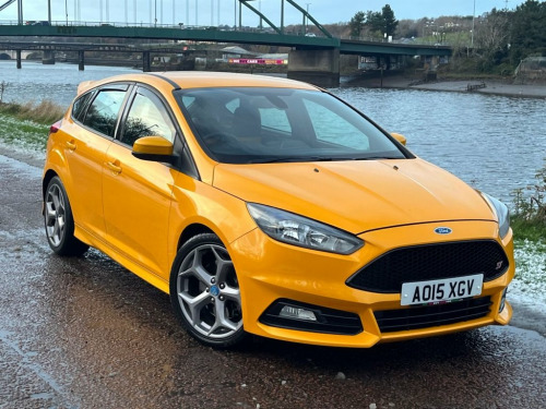 Ford Focus  2.0T EcoBoost ST-2 Hatchback 5dr Petrol Manual Eur