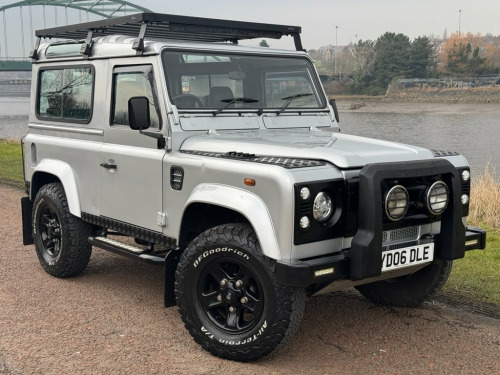 Land Rover Defender  2.5 TD5 Silver SUV 3dr Diesel Manual SWB (120 bhp)