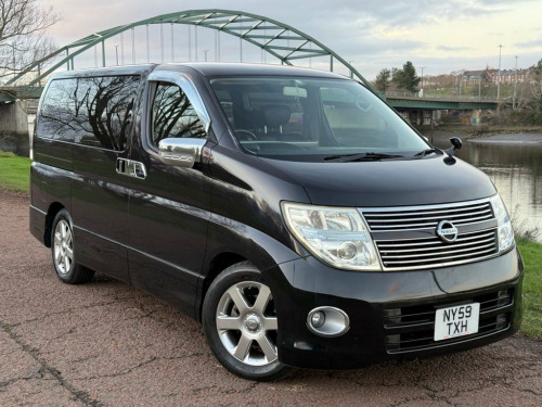 Nissan Elgrand  0.0L